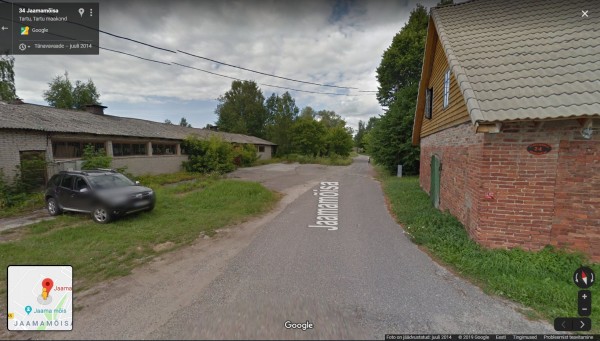 Jaamamõisa 24 hoone kõrval üle tee.jpg