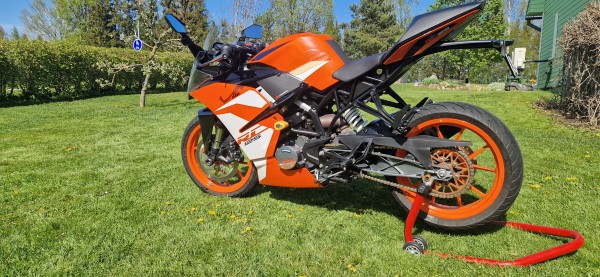KTM_RC125_01.jpg