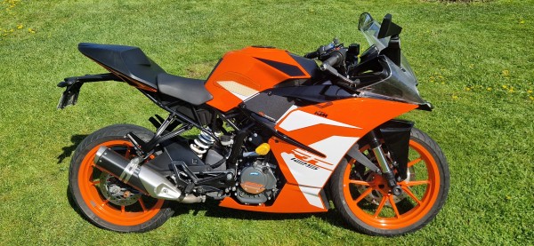 KTM_RC125_02.jpg