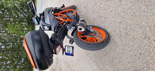 KTM Duke 390 04.jpg