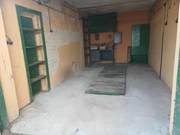 garage1.jpg